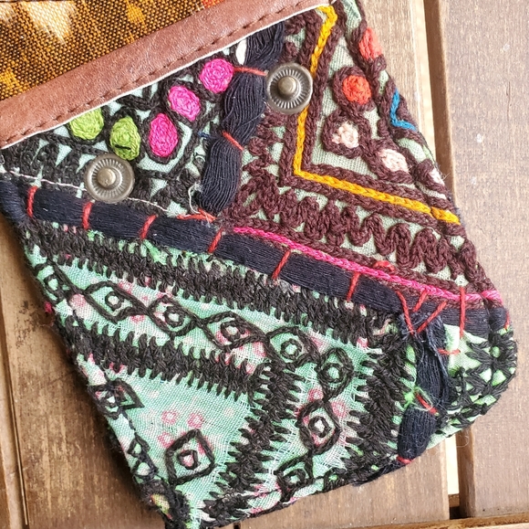 🆕️ Free People Boho Embroidered Banjara Wallet - Picture 7 of 9